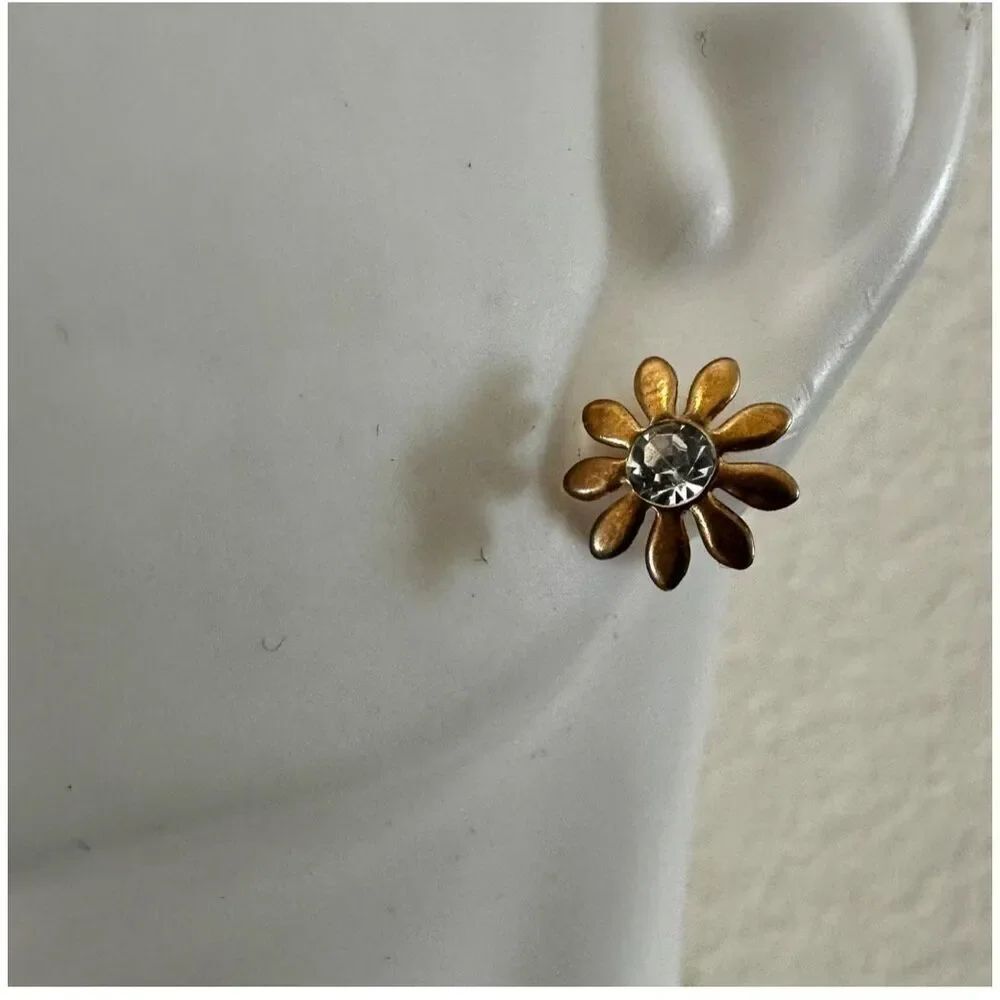 Gold tone rhinestone flower post earrings